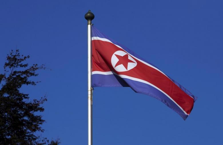 Cờ Triều Tiên tại phái bộ ngoại giao của nước này ở Geneva, Thụy Sỹ tháng 10/2014 - Ảnh: Reuters.<br>