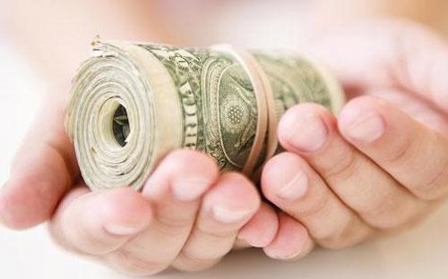 Các cá nhân người Mỹ đã chi 264,6 tỷ USD để làm từ thiện trong năm 2015, chiếm hơn 2/3 tổng số tiền từ thiện - Ảnh: Getty/CNBC.<br>