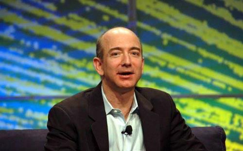 Jeff Bezos sinh năm 1964, hiện là một trong những người giàu nhất nước Mỹ với khối tài sản 19 tỷ USD -<i> Ảnh: Cnet.</i><br>