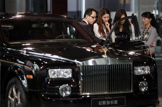Năm ngoái, Trung Quốc đã trở thành thị trường lớn nhất của Rolls-Royce - Ảnh: Bloomberg.