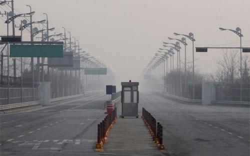 Lối vào khu công nghiệp Kaesong - Ảnh: Chung Sung-Jun/Getty Images.