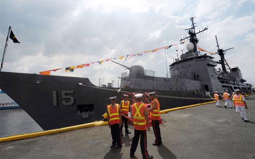 Tàu BRP Gregorio del Pilar của hải quân Philippines neo đậu ở cảng Manila - Ảnh: Bloomberg.<br>