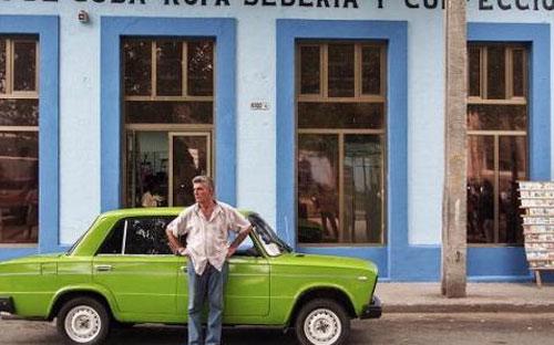 Trước tháng 9/2011, theo quy định, chỉ có những chiếc ôtô đã có mặt
 ở Cuba trước cuộc cách mạng năm 1959 mới được tự do mua bán - Ảnh: Getty Images.<br>