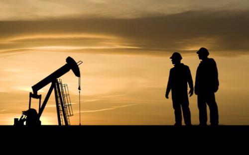 Năm 2015 là năm mà giá dầu Brent giảm năm thứ ba liên tiếp, khi Tổ chức 
Các nước xuất khẩu dầu lửa (OPEC) về thực tế đã từ bỏ trần sản lượng 
giữa lúc thế giới đang thừa dầu - Ảnh: Huffington Post.<br>