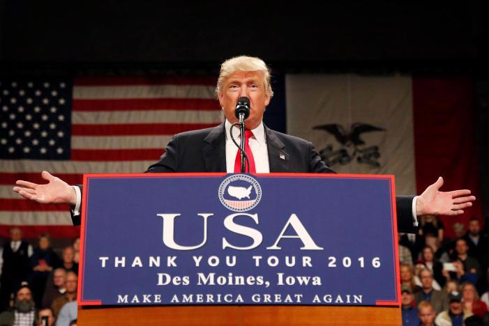 Tổng thống đắc cử của Mỹ Donald Trump phát biểu tại Iowa ngày 8/12 - Ảnh: Reuters.<br>