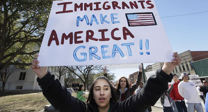 Người biểu tình phản đối chính sách siết quản lý nhập cư của Tổng thống Mỹ Donald Trump hồi tuần trước.<br>