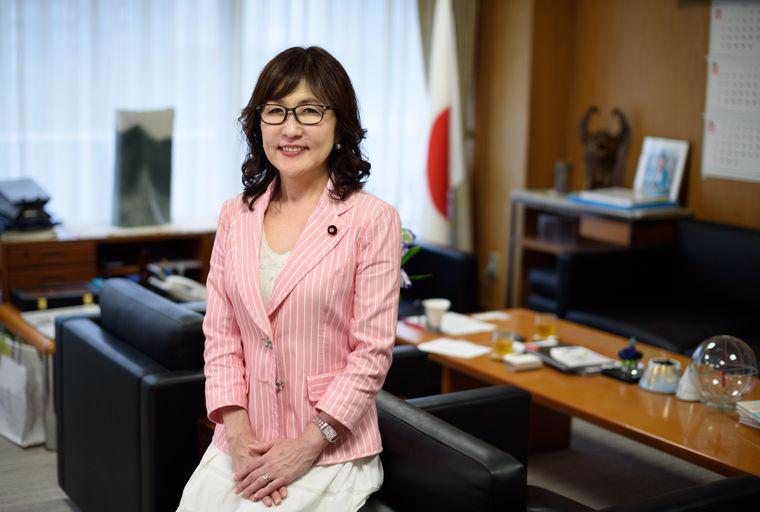 Bà Tomomi Inada, tân Bộ trưởng Bộ Quốc phòng Nhật Bản - Ảnh: Bloomberg.<br>