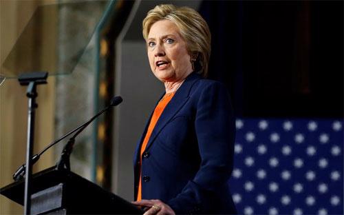 Bà Clinton nói những phát ngôn của Trump về chống người Hồi giáo và chủ nghĩa biệt lập của nước Mỹ sẽ làm tổ chức khủng bố tự xưng Nhà nước Hồi giáo (IS) mạnh lên - Ảnh: Reuters.<br>