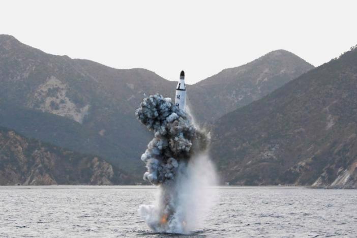 Một vụ phóng tên lửa của Triều Tiên - Ảnh: KCNA/Reuters.<br>