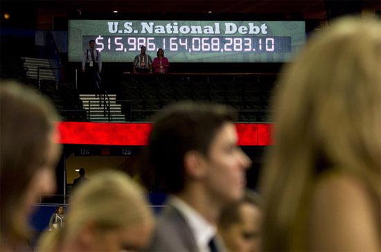 Đồng hồ nợ quốc gia của Mỹ ở Tampa vào hôm 27/8/2012 - Ảnh: Bloomberg.