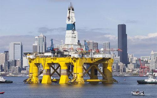 Một giàn khoan dầu của Shell gần thành phố Seattle của Mỹ - Ảnh: WSJ/Zuma.<br>