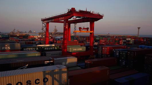 Những container hàng hóa ở cảng Busan của Hàn Quốc - Ảnh: Getty/CNBC.<br>