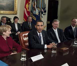 Tổng thống Barack Obama trong cuộc gặp với một số đại diện doanh nghiệp hàng đầu nước Mỹ, hôm 28/1 tại Nhà Trắng - Ảnh: Getty Images.