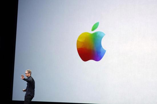 Logo với các màu sắc đan xen nhau xuất hiện trong buổi lễ ra mắt iPad mới của Apple rạng sáng nay - Ảnh: Reuters.