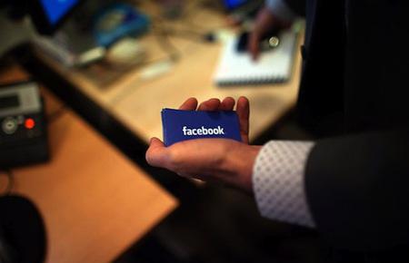 Kể từ khi Facebook bắt đầu hoạt động đến nay, đã có 140 tỷ kết nối bè bạn, 219 tỷ bức ảnh được tải lên và 1,13 nghìn tỷ lượt “like” trên mạng này. 