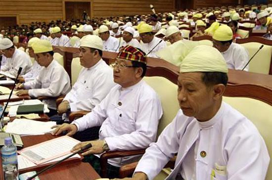 Quang cảnh phiên họp Quốc hội Myanmar ngày 23/4/2012.