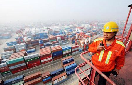 Kim ngạch xuất khẩu của Trung Quốc từ tháng 1 - 8/2012 tăng 7,1% so với cùng kỳ năm ngoái, thấp hơn nhiều so với mức tăng 20,3% trong năm 2011.