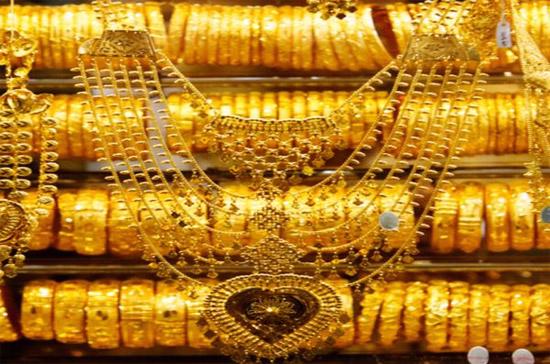 Trong năm 2011, Ấn Độ nhập khẩu 969 tấn vàng, mức cao chưa từng có trong lịch sử.
