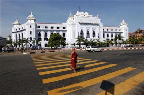 Một góc thành phố Yangon, Myanmar. Quốc gia này có thể trở thành một đối thủ nặng ký trong thu hút vốn đầu tư nước ngoài - Ảnh: Reuters.