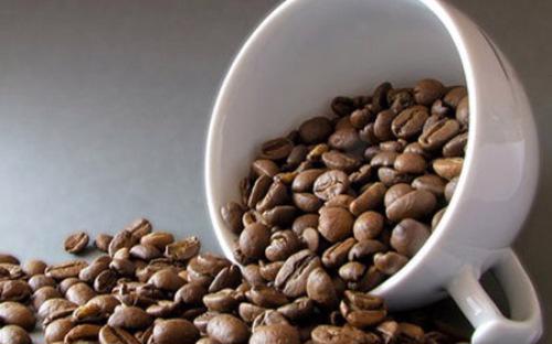 Đêm hôm qua (16/10), giá cà phê giao tháng 11 tại London tăng 3 USD/tấn, đóng cửa ở mức 2.039 USD/tấn.