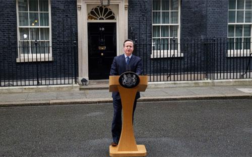 Thủ tướng Anh David Cameron phát biểu tại số 10 phố Downing ngày 20/2 - Ảnh: Bloomberg.<br>