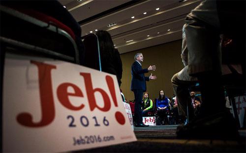 Jeb Bush tại một diễn đàn ở South Carolina, một tuần trước khi từ bỏ chiến dịch tranh cử Tổng thống Mỹ năm 2016 - Ảnh: New York Times.<br>