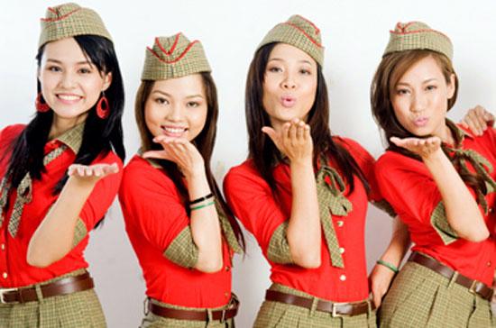 Đội ngũ tiếp viên của VietJetAir. Đây là hãng hàng không tư nhân đầu tiên và duy nhất tại Việt Nam được phép khai thác cả tuyến bay nội địa và quốc tế.