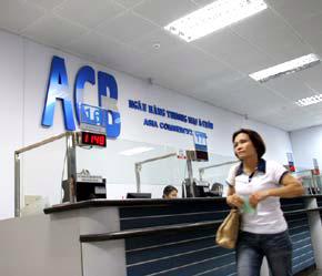Sự “tin tưởng” của người dân là yếu tố vô cùng quan trọng đối với hệ thống ngân hàng trong nước - Ảnh: Việt Tuấn.
