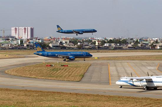 Trong thời gian qua, khoảng 80% chuyến bay và 85% khối lượng hàng hóa chuyên chở bằng đường hàng không tập trung ở 3 cảng hàng không lớn của Việt Nam. 