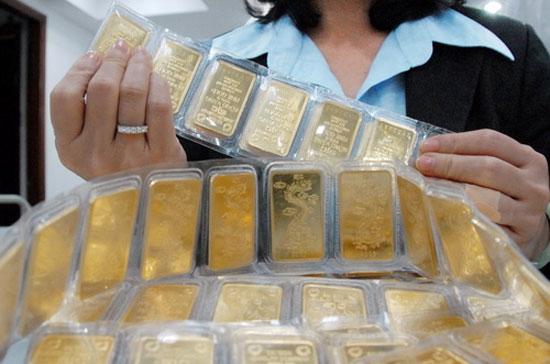 Loại vàng mà SHB nhận giữ hộ là vàng miếng có tiêu chuẩn chất lượng 999,9 của Công ty Vàng bạc đá quý Sài Gòn (SJC) và còn nguyên niêm phong.