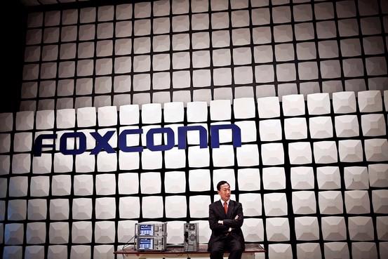 Mức giá mà Hon Hai cùng các công ty con - gọi chung là Foxconn - trả để có được 10% cổ phần của Sharp là 800 triệu USD - Ảnh: Bloomberg.