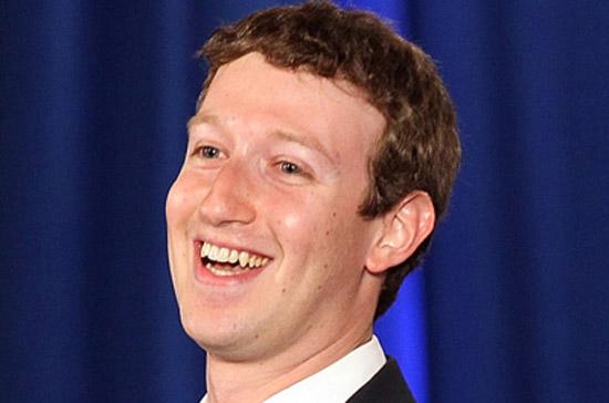 Nhà sáng lập kiêm Giám đốc điều hành (CEO) Mark Zuckerberg là người nắm nhiều cổ phiếu Facebook nhất, nên đương nhiên cũng là người mất nhiều nhất, với thiệt hại 7,5 tỷ USD.