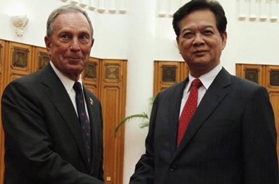 Chiều ngày 23/3, ông Bloomberg đã tới chào xã giao Thủ tướng Nguyễn Tấn Dũng tại trụ sở Chính phủ - Ảnh: Reuters.