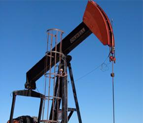 Giá dầu thế giới phụ thuộc nhiều vào tình trạng dự trữ xăng dầu của Mỹ.