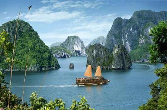 Vịnh Hạ Long đã hai lần được UNESCO công nhận là di sản thiên nhiên thế giới.