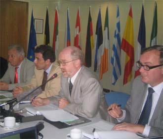 Phái đoàn EU tại cuộc họp báo.