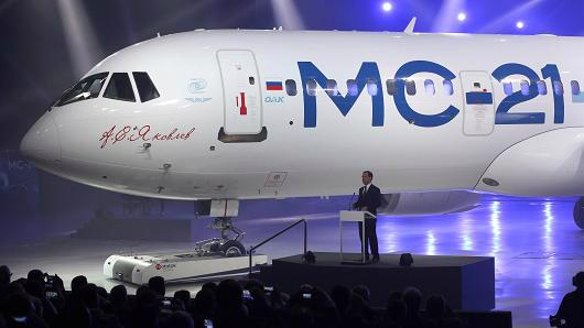 Có thể chờ từ 163-211 hành khách và tầm bay tối đa 6.000 km, chiếc 
MC-21-300 có khả năng sẽ trở thành một đối thủ cạnh tranh của máy bay 
Boeing 737 và Airbus A320 - Ảnh: Getty/CNBC.<br>