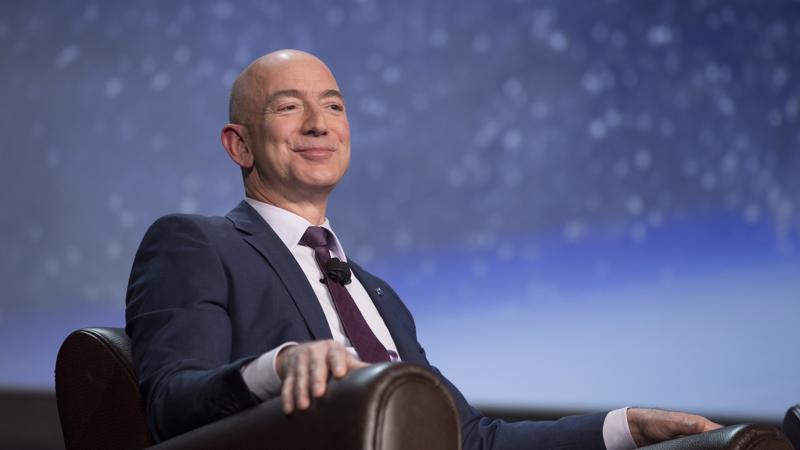 Ông Jeff Bezos, nhà sáng lập kiêm CEO Amazon.