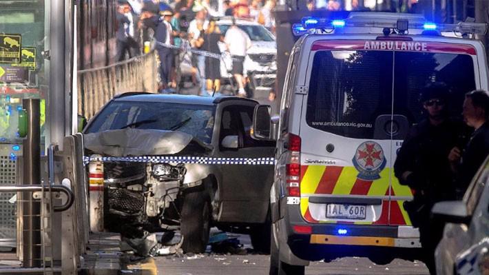 Hiện trường vụ đâm xe ở Melbourne ngày 21/12 - Ảnh: Reuters.