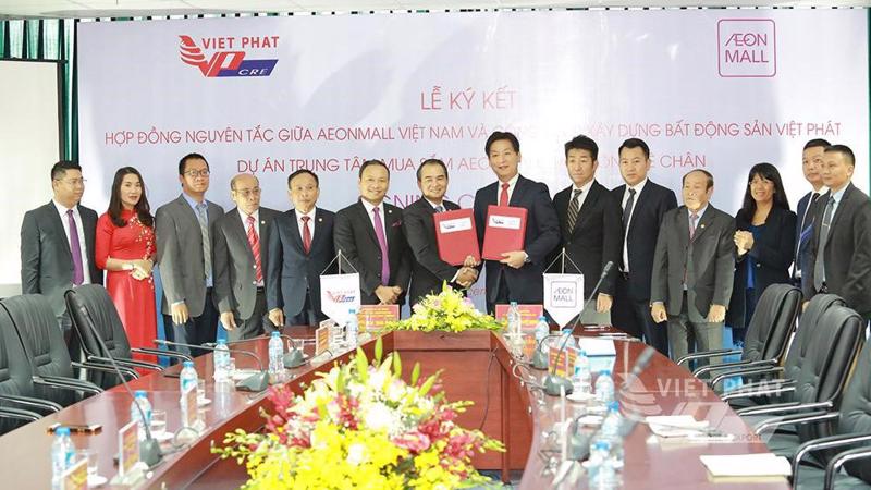 Hiện nay công ty liên kết của Việt Phát là Công ty cổ phần xây dựng Bất động sản Việt Phát đã ký kết xong hợp đồng nguyên tắc với AEON MALL Việt Nam.