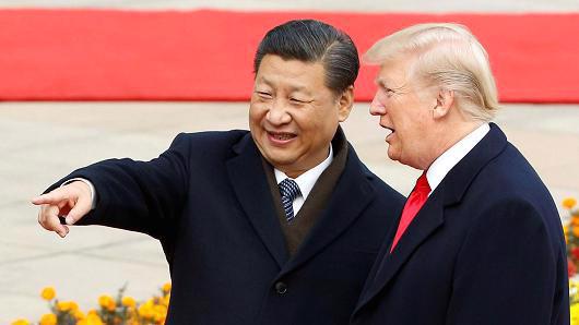 Chủ tịch Trung Quốc Tập Cận Bình (trái) và Tổng thống Mỹ Donald Trump - Ảnh: Reuters/CNBC.