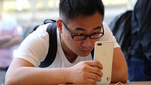 iPhone 7 Plus bản 128 GB đã được giảm giá khoảng 16% tại thị trường Trung Quốc trong nửa cuối 2017.
