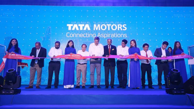 Lễ cắt băng khai trương đại lý 3S Tata Motors.