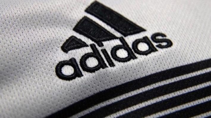 Việt Nam hiện là một cơ sở gia công lớn giày Adidas - Ảnh: Reuters.