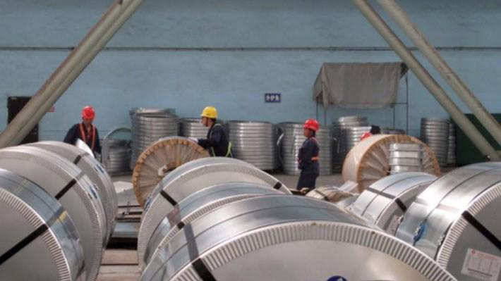 Trong một nhà máy thép ở Giang Tô, Trung Quôc - Ảnh: Reuters.