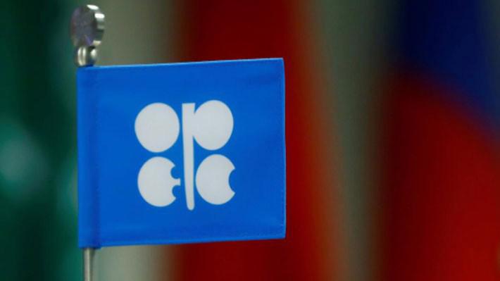 Một lá cờ nhỏ có logo của OPEC tại cuộc họp của khối này ở Vienna, Áo, tháng 9/2017 - Ảnh: Reuters.