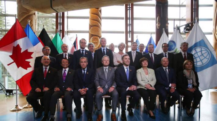 Các đại biểu tham dự hội nghị bộ trưởng tài chính và thống đốc ngân hàng trung ương G7 tại Canada ngày 1/6 - Ảnh: Reuters.