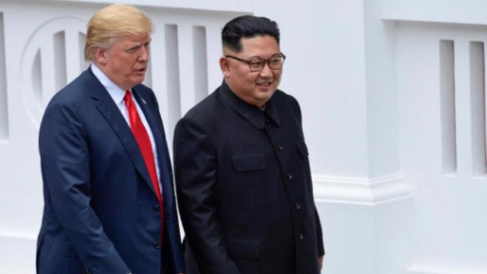 Tổng thống Mỹ Donald Trump và nhà lãnh đạo Triều Tiên Kim Jong Un tại Singapore hôm 12/6 - Ảnh: Reuters.