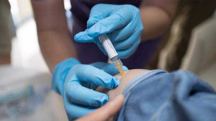 Vaccine Gardasil 9 đang bị thiếu cung ở Hồng Kông - Ảnh: Imaginechina/AP.