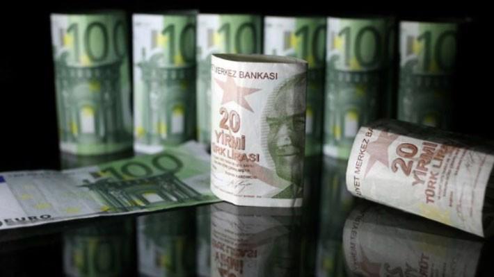 Đồng Lira sụt giá đang gây sức ép lên đồng Euro - Ảnh: Reuters.